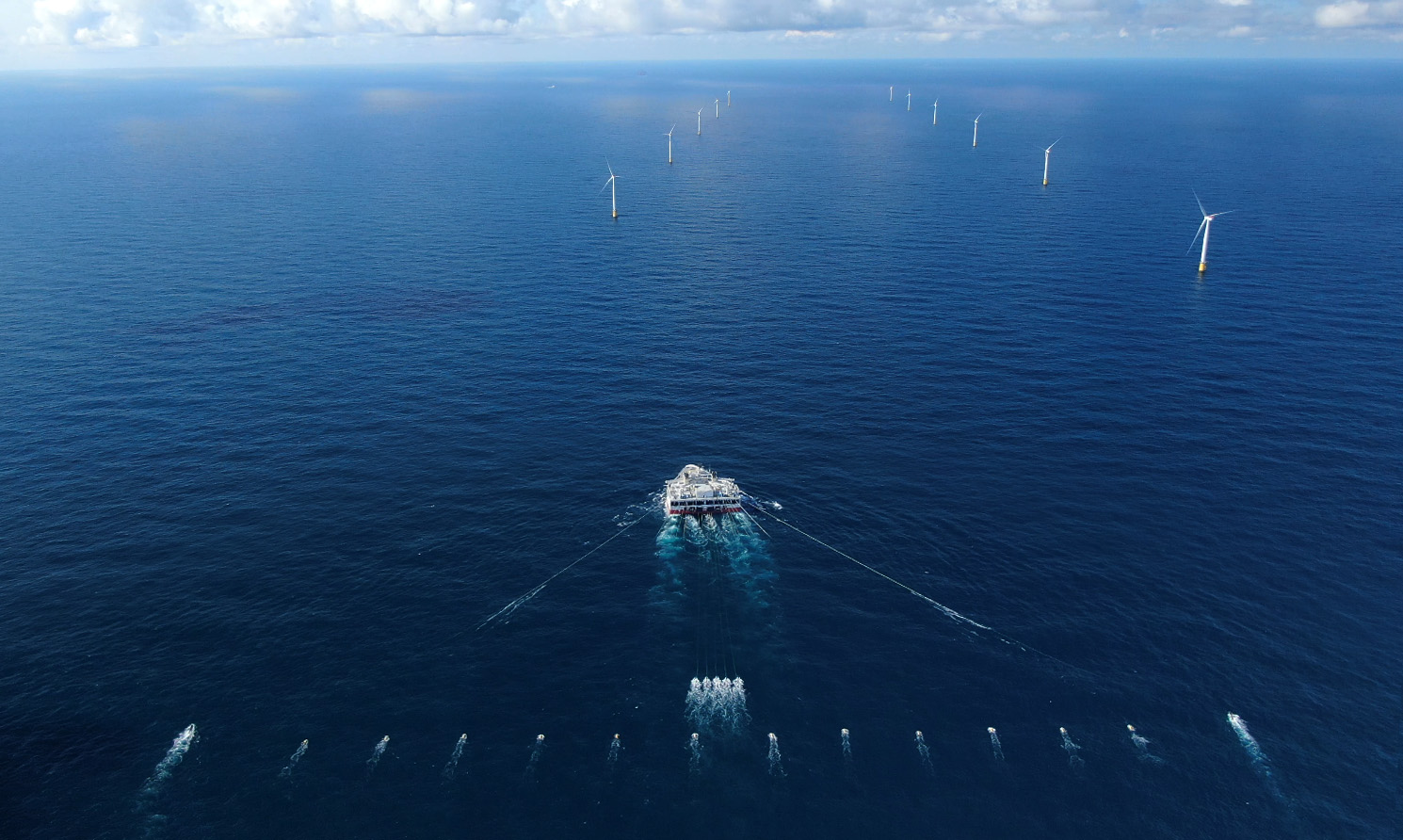 2025 Ramform Atlas Hywind Tampen Windfarm - straight and crop