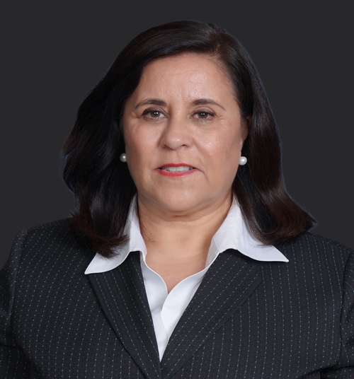 Cristina-Reta-Tang-crop